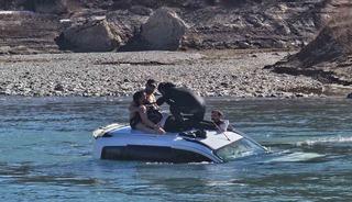 Ara&ccedil; baraj g&ouml;l&uuml;ne u&ccedil;tu: 1 yaralı