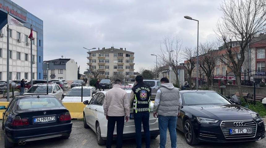 Avcılar'da makas atan s&uuml;r&uuml;c&uuml;lere 192 bin TL ceza kesildi, ehliyetlerine el konuldu