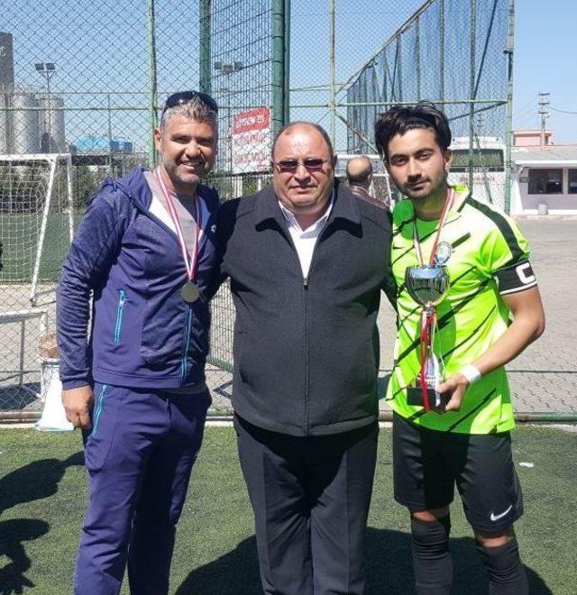 Salihli Belediyespor U19’da Manisa şampiyonu oldu