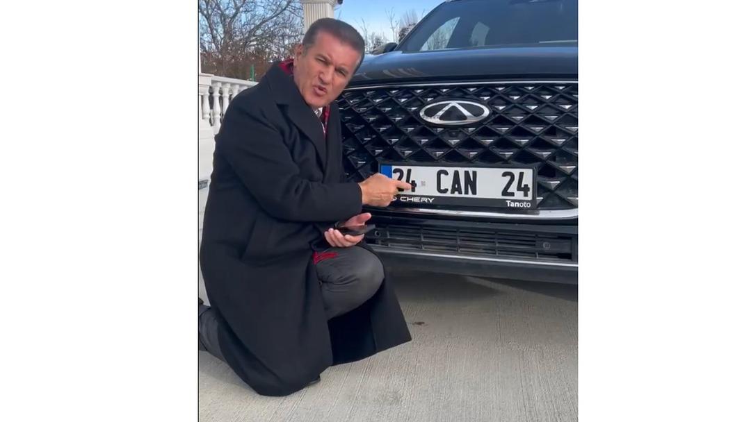 Mustafa Sarıg&uuml;l&rsquo;e 120 bin TL ceza! Plakayı tokatlayarak isyan etti: &ldquo;Niye, niye, niye? Soruyorum!&rdquo; 1