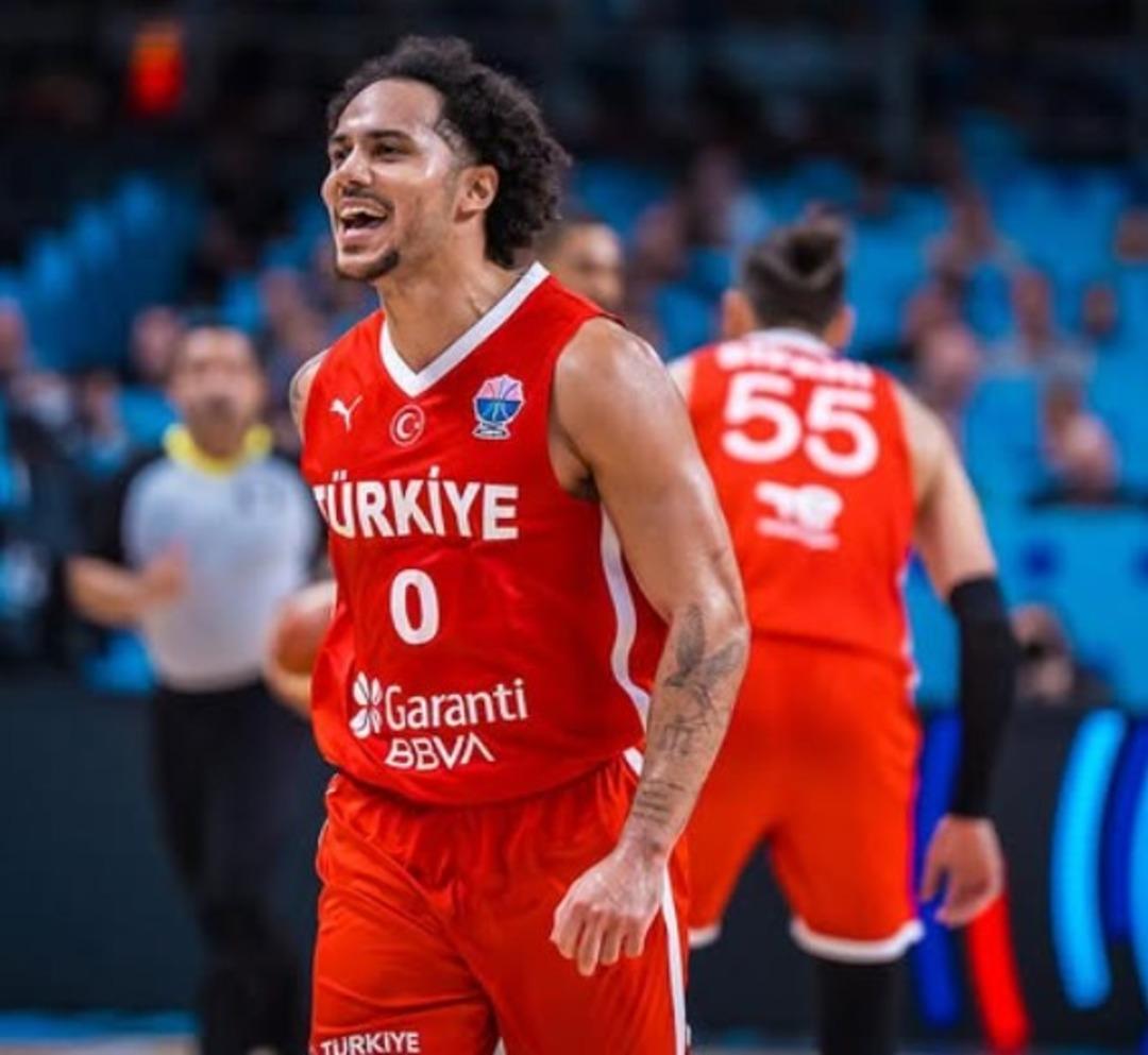 Yeraltı nın Ceylan ı Devrim &Ouml;zkan ın adı &uuml;nl&uuml; basketbolcu ile anılmıştı!  2