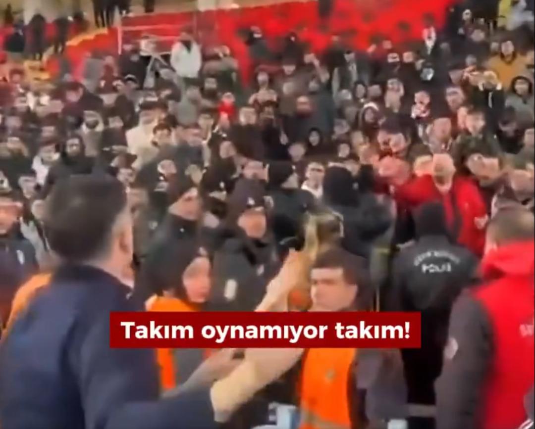 Fenerbah&ccedil;e mağlubiyeti taraftarla birbirine soktu! Burak Yılmaz dan olay s&ouml;zler: "Nank&ouml;rl&uuml;k yok" 1