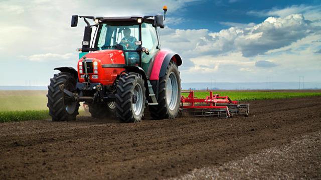 Trakt&ouml;r Pazarı K&uuml;&ccedil;&uuml;l&uuml;yor: TTRAK Etkisi Nasıl Olur?