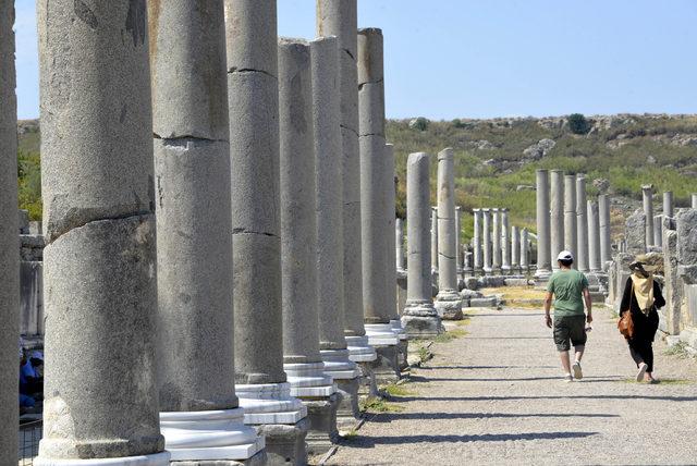 'Perge'de dikili bir sütunun olsun' sloganıyla kampanya