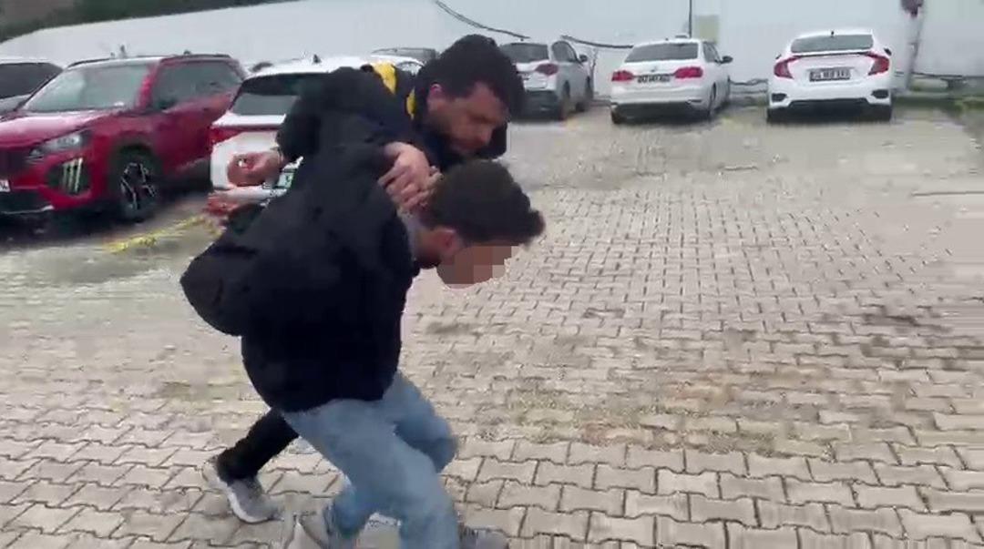 Benzinlikte mide bulandıran olay: Kadınlar tuvaletinde saklanıp 15 kadının g&ouml;r&uuml;nt&uuml;s&uuml;n&uuml; &ccedil;ekmiş! 1