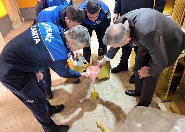 Mersin de 4,5 ton sahte zeytinyağı ele ge&ccedil;irildi 1