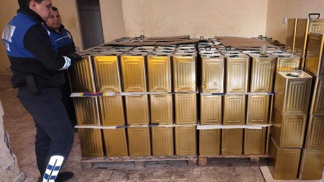 Mersin'de 4,5 ton sahte zeytinyağı ele geçirildi