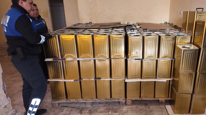 Mersin'de 4,5 ton sahte zeytinyağı ele ge&ccedil;irildi