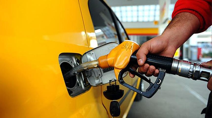 Akaryakıta &ccedil;ifte zam! Tarih belli oldu: Benzin ve motorin ne kadar oldu?