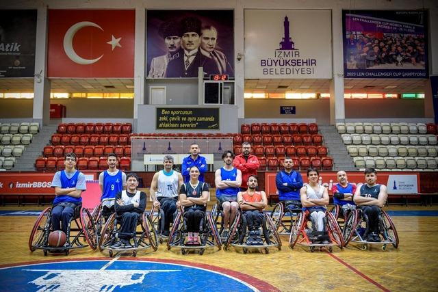 İzmirli kadın sporcu, sakatlık sonrası tekerlekli sandalyeyle spora d&ouml;nd&uuml; 3
