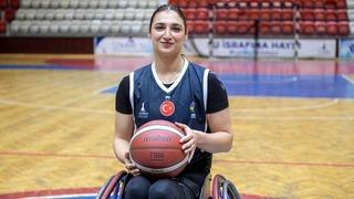 İzmirli kadın sporcu, sakatlık sonrası tekerlekli sandalyeyle spora döndü