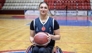 İzmirli kadın sporcu, sakatlık sonrası tekerlekli sandalyeyle spora d&ouml;nd&uuml;