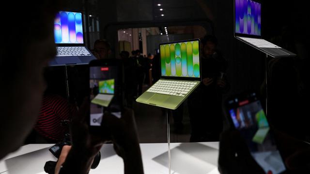 Apple, Türkiye için de duyurduğu uygun fiyatlı yeni bilgisayarının neden MacBook Neo olarak adlandırıldığını açıkladı!