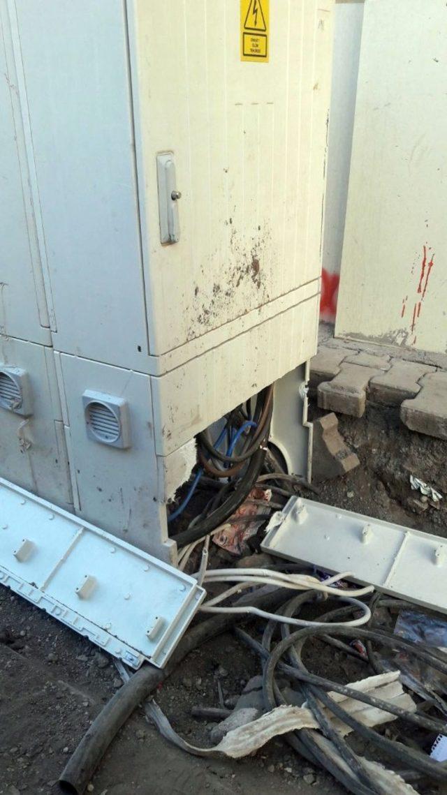 Viranşehir’de kaçak elektriği önleyen 55 pano tahrip edildi
