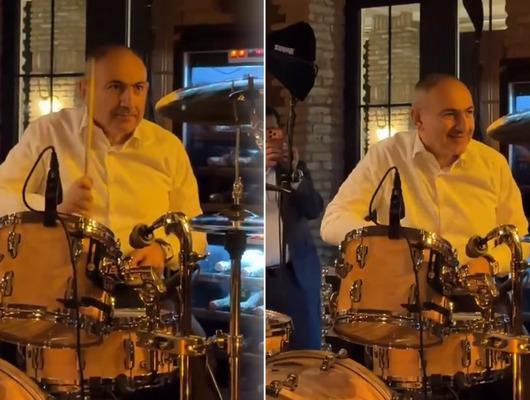 30 yıllık sevgilisinden ayrılınca kendini m&uuml;ziğe verdi