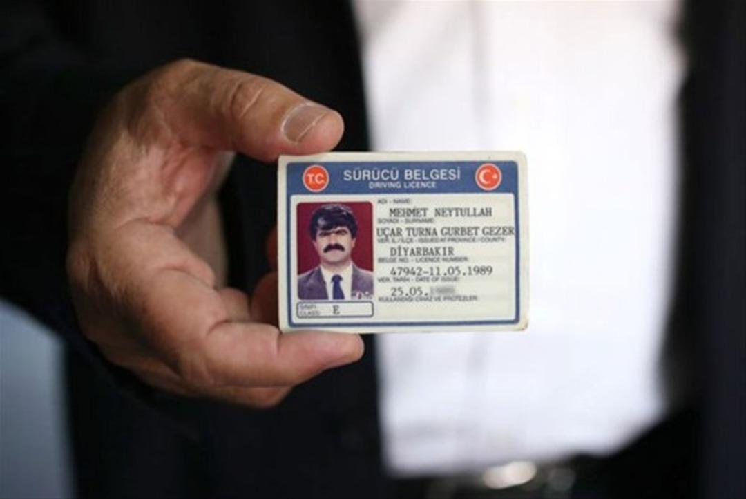 Bu soyadları g&ouml;renlere kahkaha attırıyor