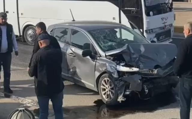 Turgutlu&rsquo;da 3 kişinin yaralandığı kaza anı kamerada 1