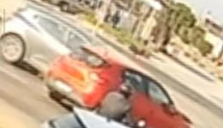 Turgutlu&rsquo;da 3 kişinin yaralandığı kaza anı kamerada