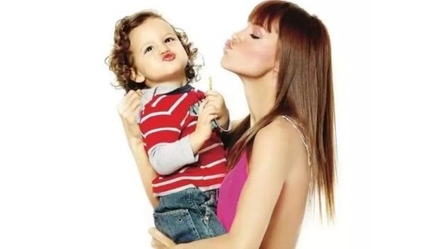 Ebru Şallı’nın oğlu Beren 22 yaşında! Yakışıklılığıyla herkesi mest etti	