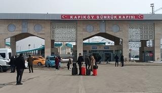 İranlılar savaş sonrası &uuml;lkelerine d&ouml;n&uuml;yor