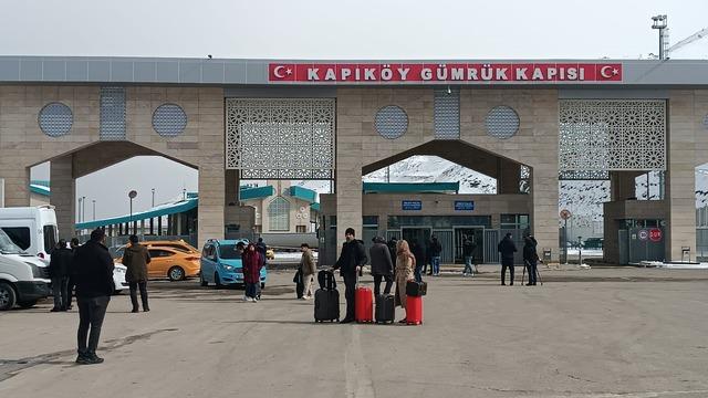 İran sınırında hareketlilik: Savaş sonrası ülkelerine dönüyorlar!