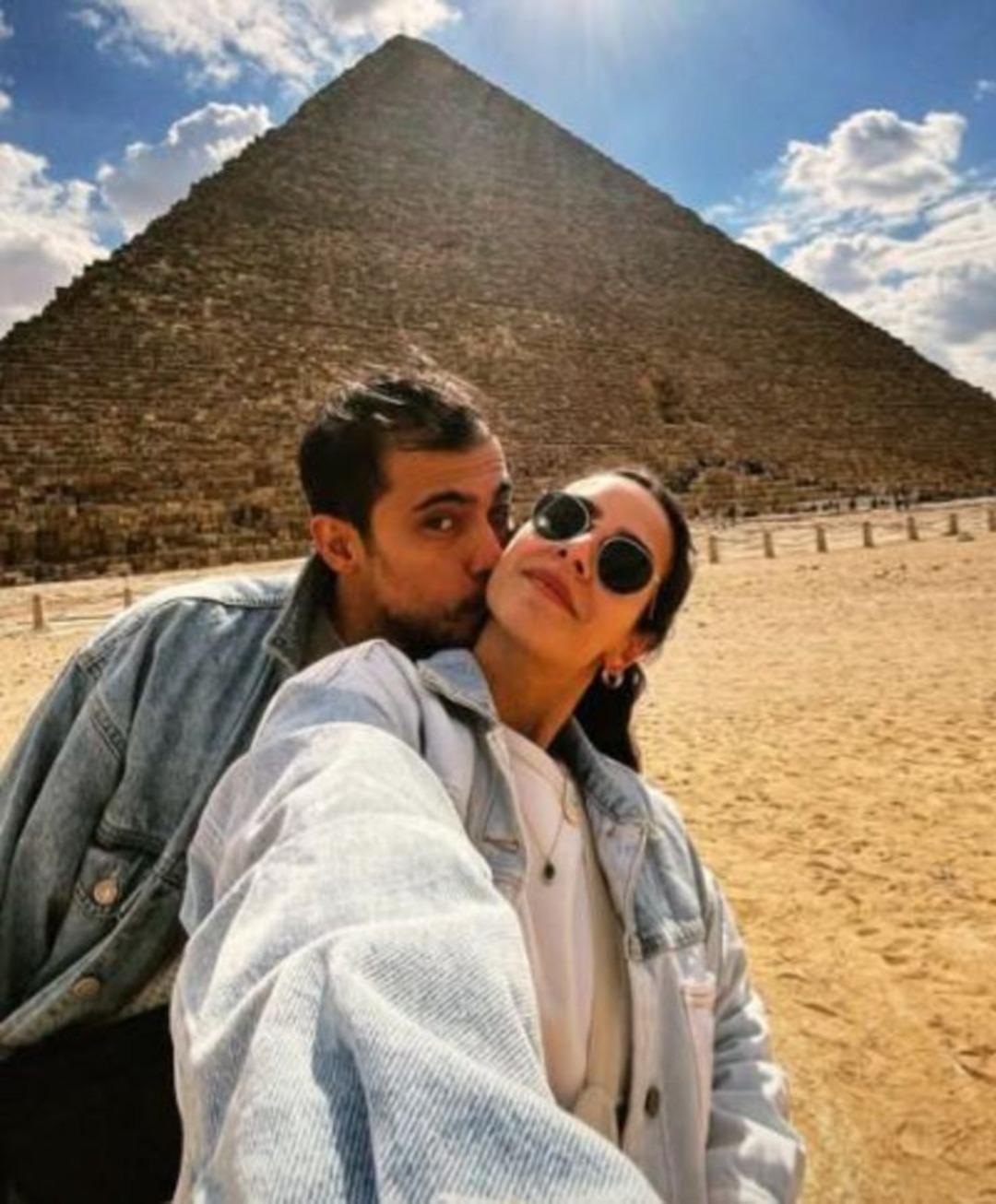 &Uuml;nl&uuml; oyuncu Doğa&ccedil; Yıldız evleniyor! Piramitler &ouml;n&uuml;nde s&uuml;rpriz teklif  3