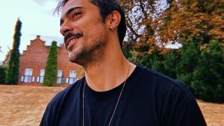 Ünlü oyuncu Doğaç Yıldız evleniyor! Piramitler önünde sürpriz teklif 