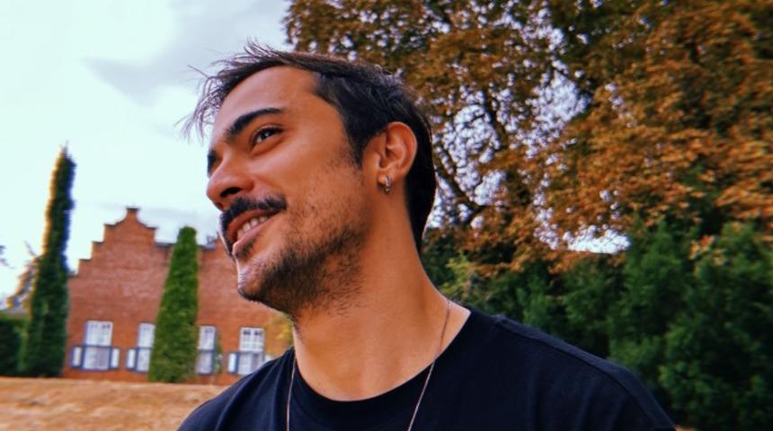 &Uuml;nl&uuml; oyuncu Doğa&ccedil; Yıldız evleniyor! Piramitler &ouml;n&uuml;nde s&uuml;rpriz teklif 