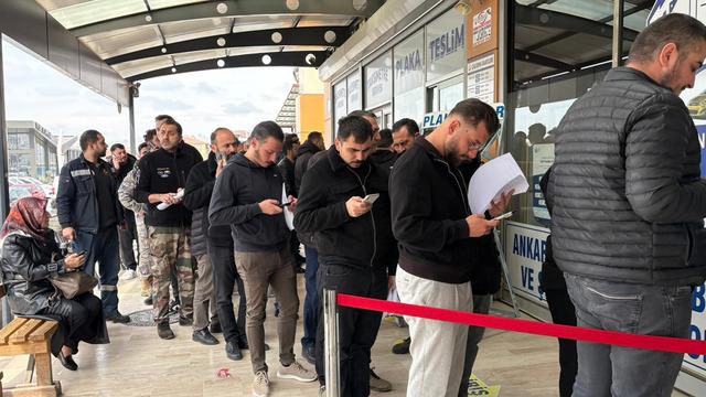 Cezayı duyan koştu! 140 bin TL'lik plaka kuyruğu 