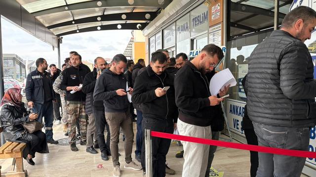 Cezayı duyan koştu! 140 bin TL'lik plaka kuyruğu 