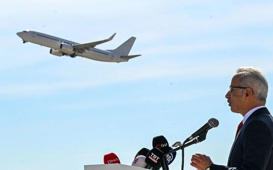 Hava trafiği kilit! Bakan Uraloğlu tarih verdi: 5 &uuml;lkeye u&ccedil;uşlar durduruldu 1