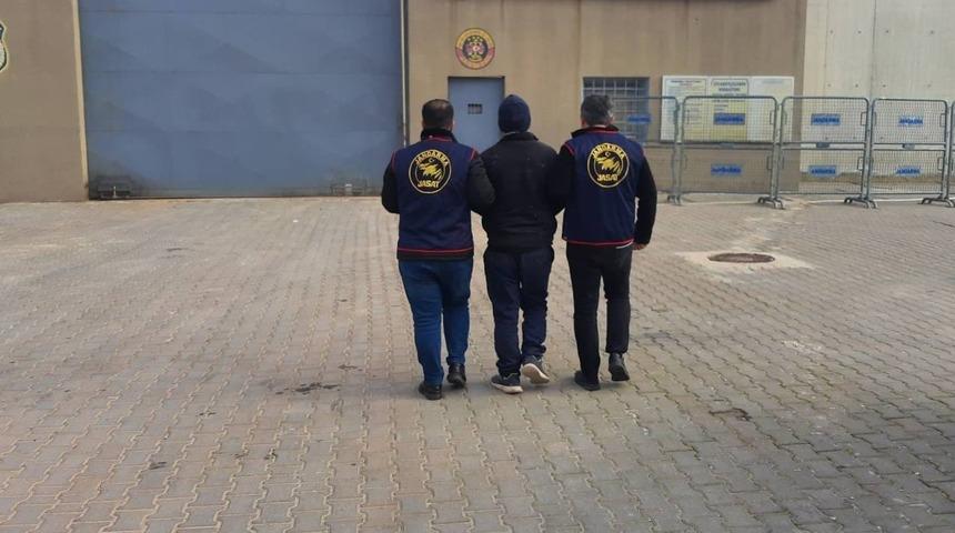 Kesinleşmiş 11'er yıl cezayla aranan 3 şahıs yakalandı