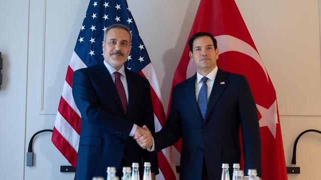 Mısır Dışişleri Bakanı, ABD’li mevkidaşıyla bölgesel gelişmeleri görüştü