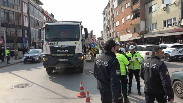 Yalova&rsquo;da kamyonun ezdiği yaşlı adam hayatını kaybetti 5