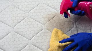 Yataktaki sarı lekelerden kurtulmanın basit yolu!