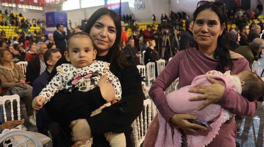 Ev hayaliyle kura &ccedil;ekim t&ouml;renine gelen vatandaşlar heyecan dolu anlar yaşadılar