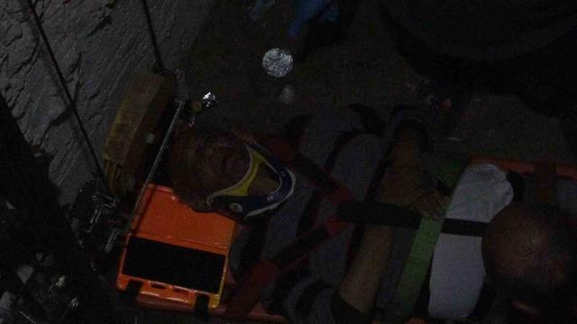 Arızalanan asans&ouml;r&uuml; kontrol etmek isterken asans&ouml;r boşluğuna d&uuml;şt&uuml; 3