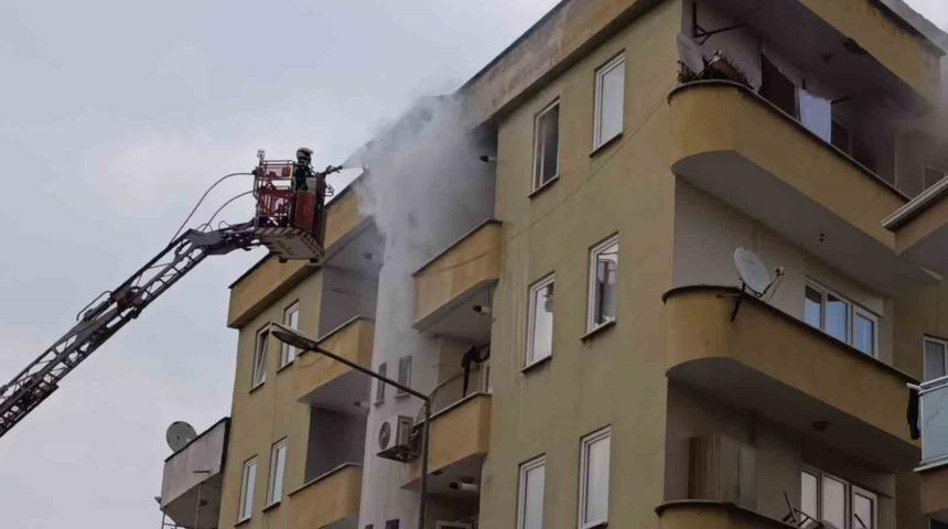 Bursa&rsquo;da yemek yapılırken &ccedil;ıkan yangın paniğe neden oldu