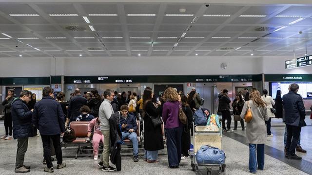 AB, 1000'den fazla vatandaşını Orta Doğu'dan tahliye etti