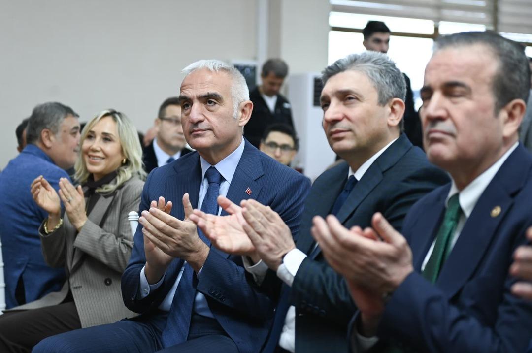 Bakan Ersoy, hemşeriyleriyle geleneksel iftar sofrasında bir araya geldi 8