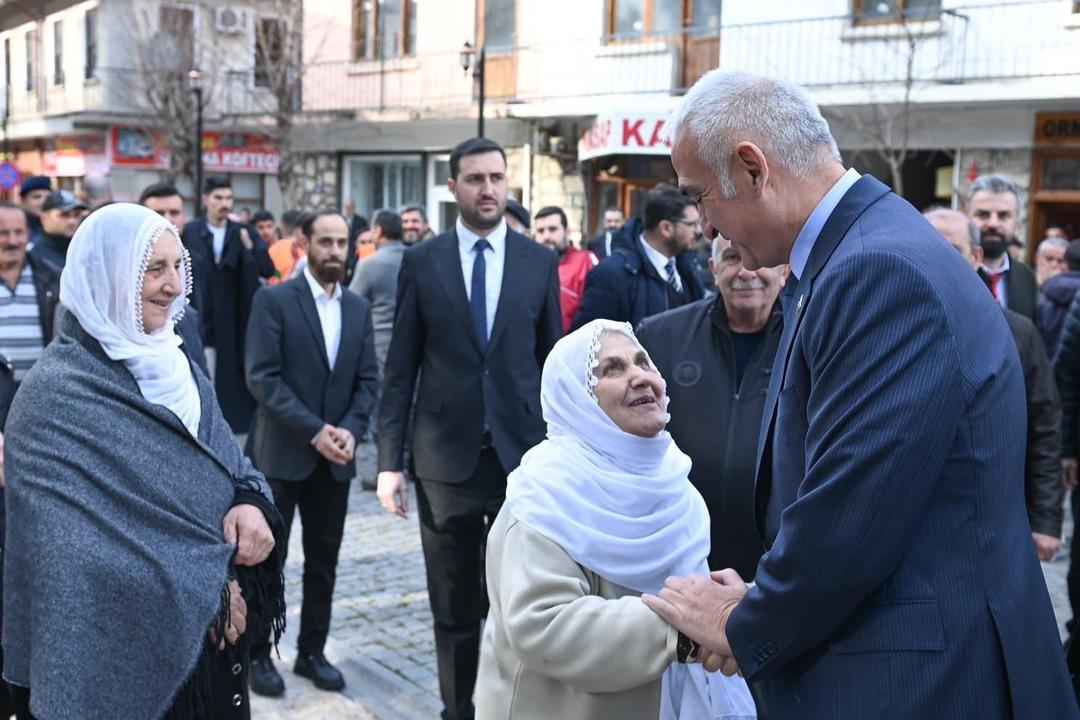 Bakan Ersoy, hemşeriyleriyle geleneksel iftar sofrasında bir araya geldi 9