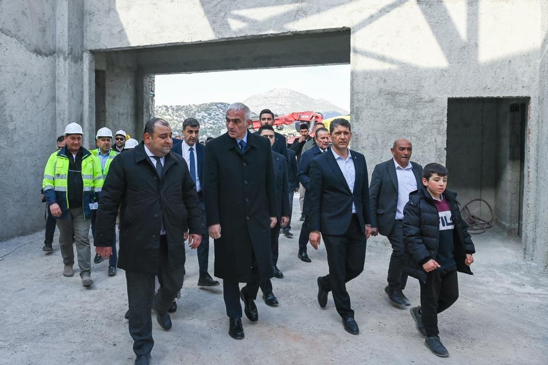 Bakan Ersoy, hemşeriyleriyle geleneksel iftar sofrasında bir araya geldi 10