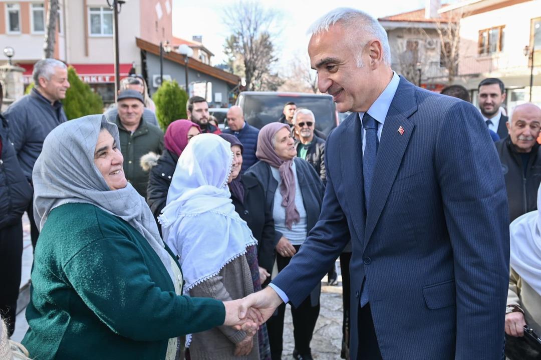 Bakan Ersoy, hemşeriyleriyle geleneksel iftar sofrasında bir araya geldi 11