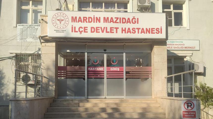 Seyir halindeki ara&ccedil;tan d&uuml;şen kadın ağır yaralandı