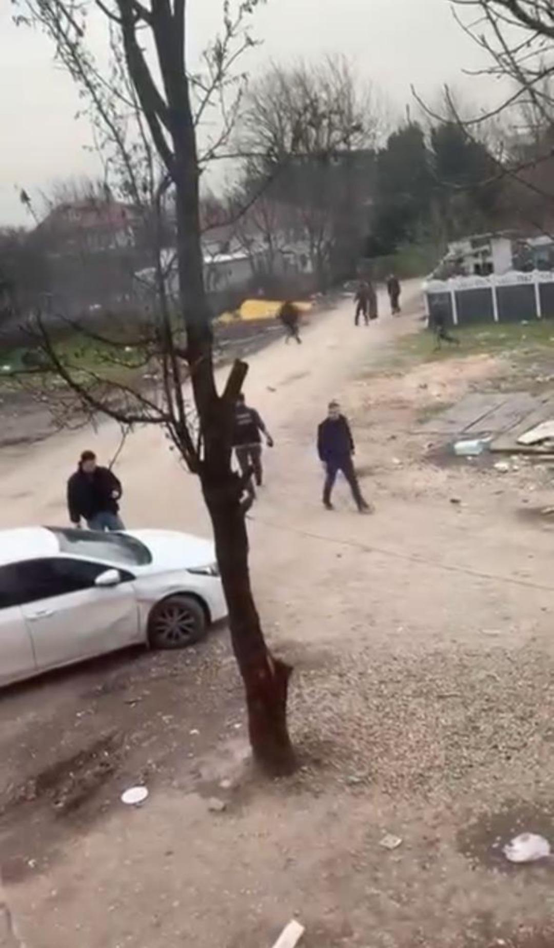 Sakarya da hareketli dakikalar: Firariyi vermemek i&ccedil;in polise direndiler 2