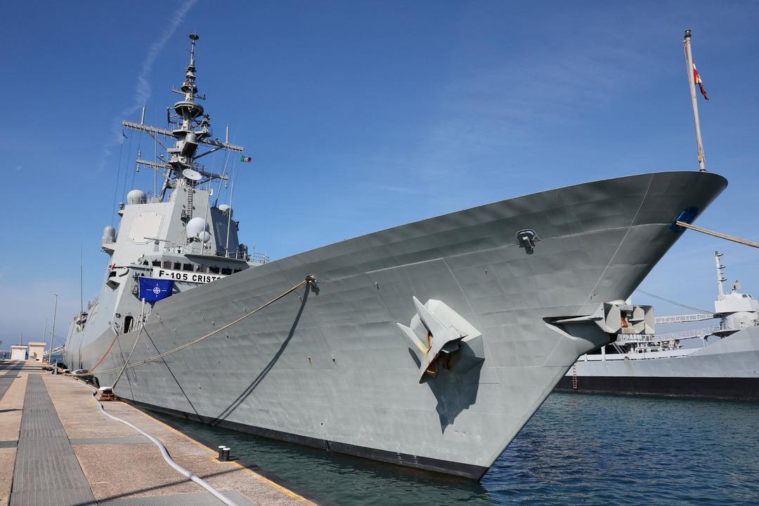 Emri Macron verdi! Fransa, Akdeniz e u&ccedil;ak gemisinin ardından helikopter gemisi de g&ouml;nderdi  1