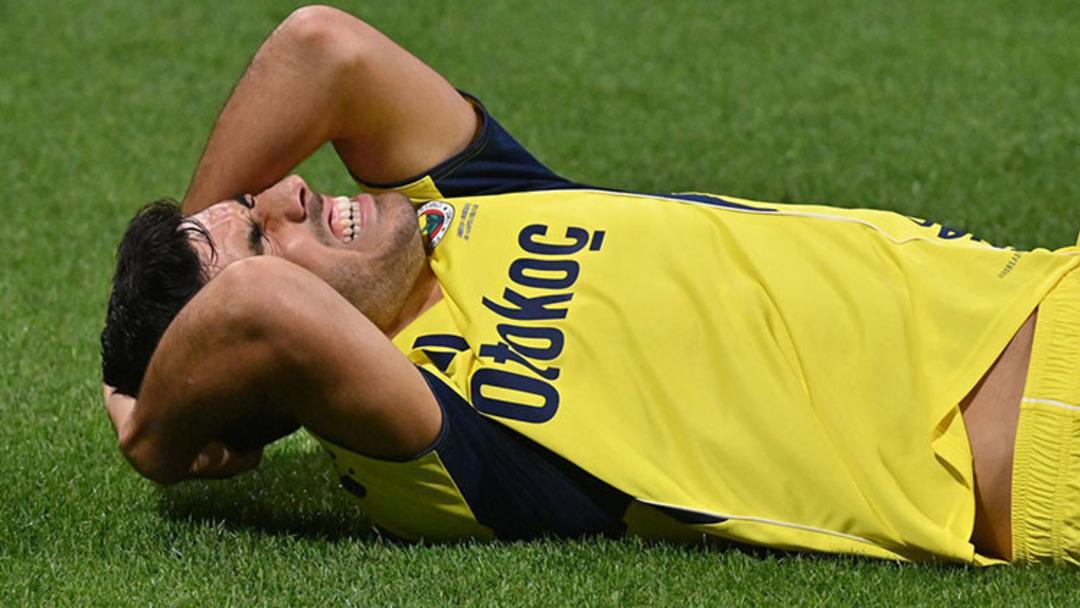 Fenerbah&ccedil;e de Samsunspor ma&ccedil;ı &ouml;ncesi bir şok daha! Yıldız isim antrenmanı yarıda bıraktı 1