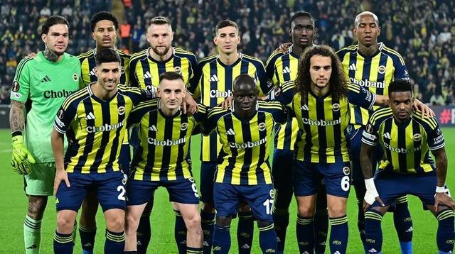 Fenerbahçe'de Samsunspor maçı öncesi bir şok daha! Yıldız isim antrenmanı yarıda bıraktı