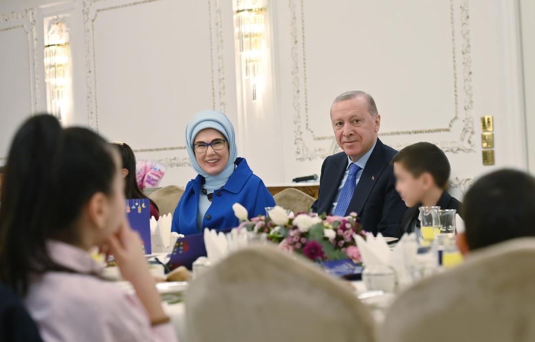Cumhurbaşkanı Erdoğan, devlet himayesindeki &ccedil;ocuklarla iftarda bir araya geldi 2