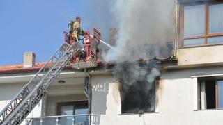 Manisa'da 4 katlı binada yangın paniği